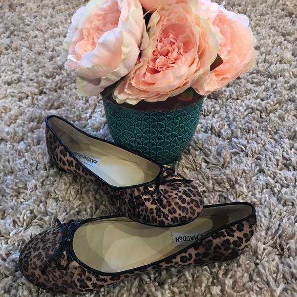 Steve Madden Leopard Print Flats - Picture 2 of 4